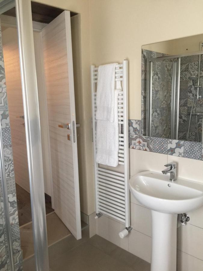 Delzanno Hotell Varallo Exteriör bild
